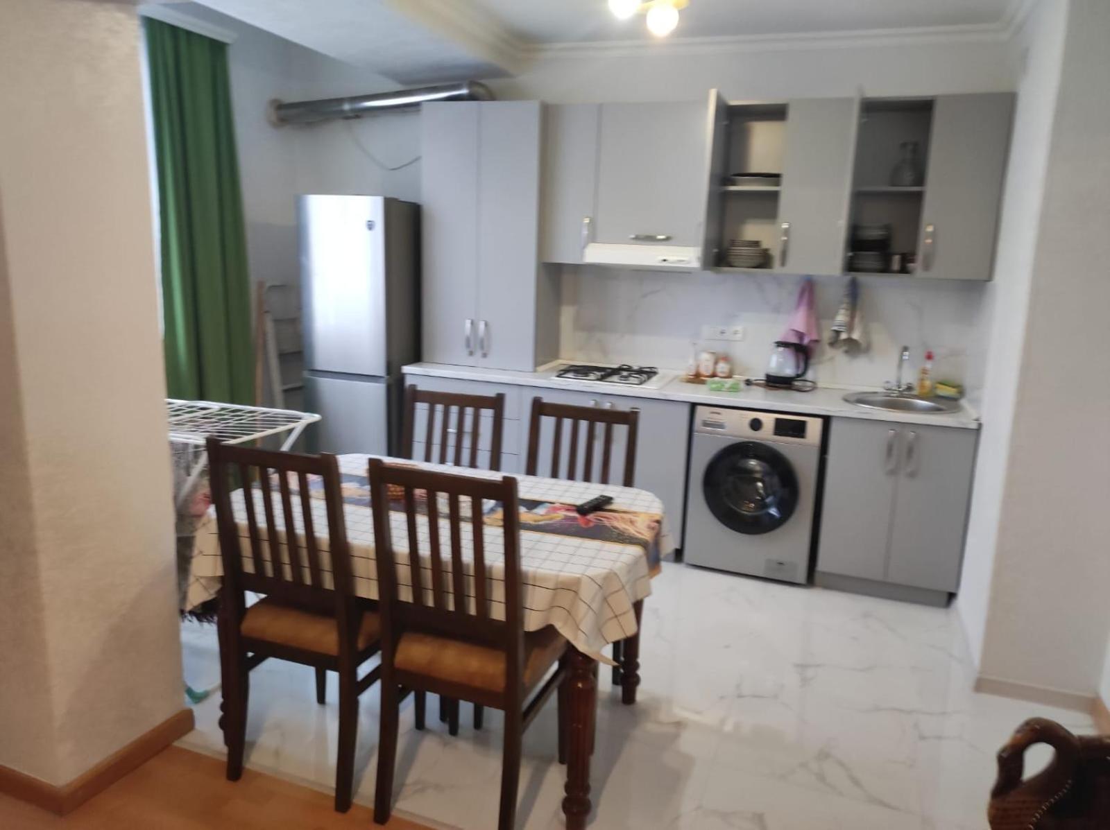 Byuzand Seven Apartment
